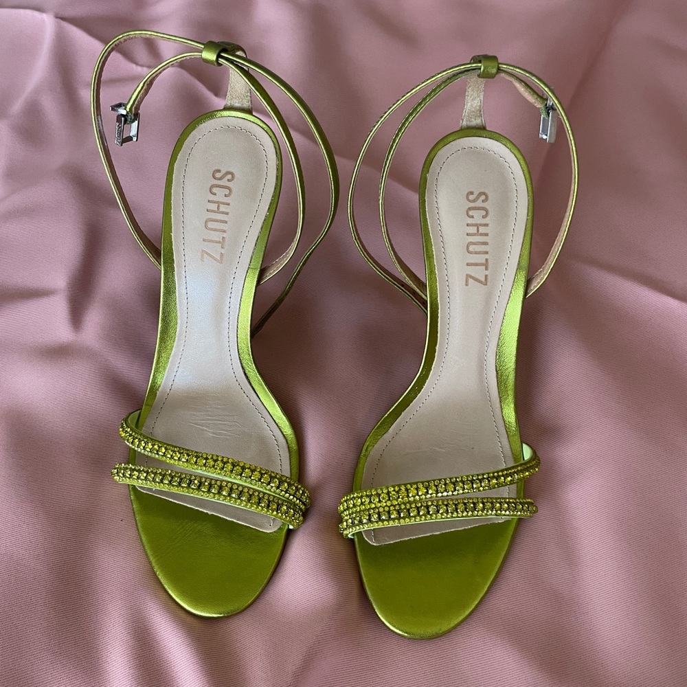 High heels shoes